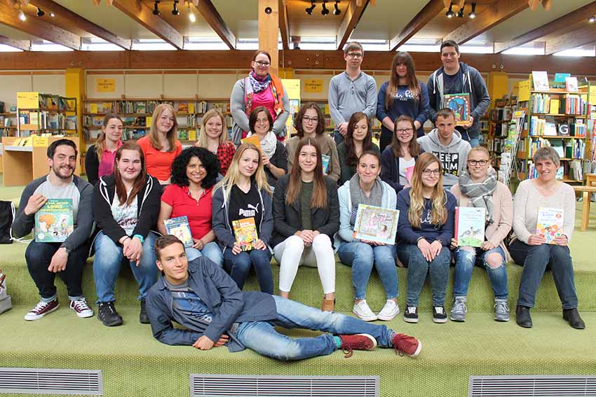 Der Genderfrage auf der Spur - angehende Erzieher recherchieren in der Bücherei