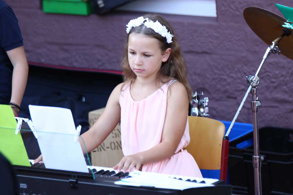 serenade_3.jpg