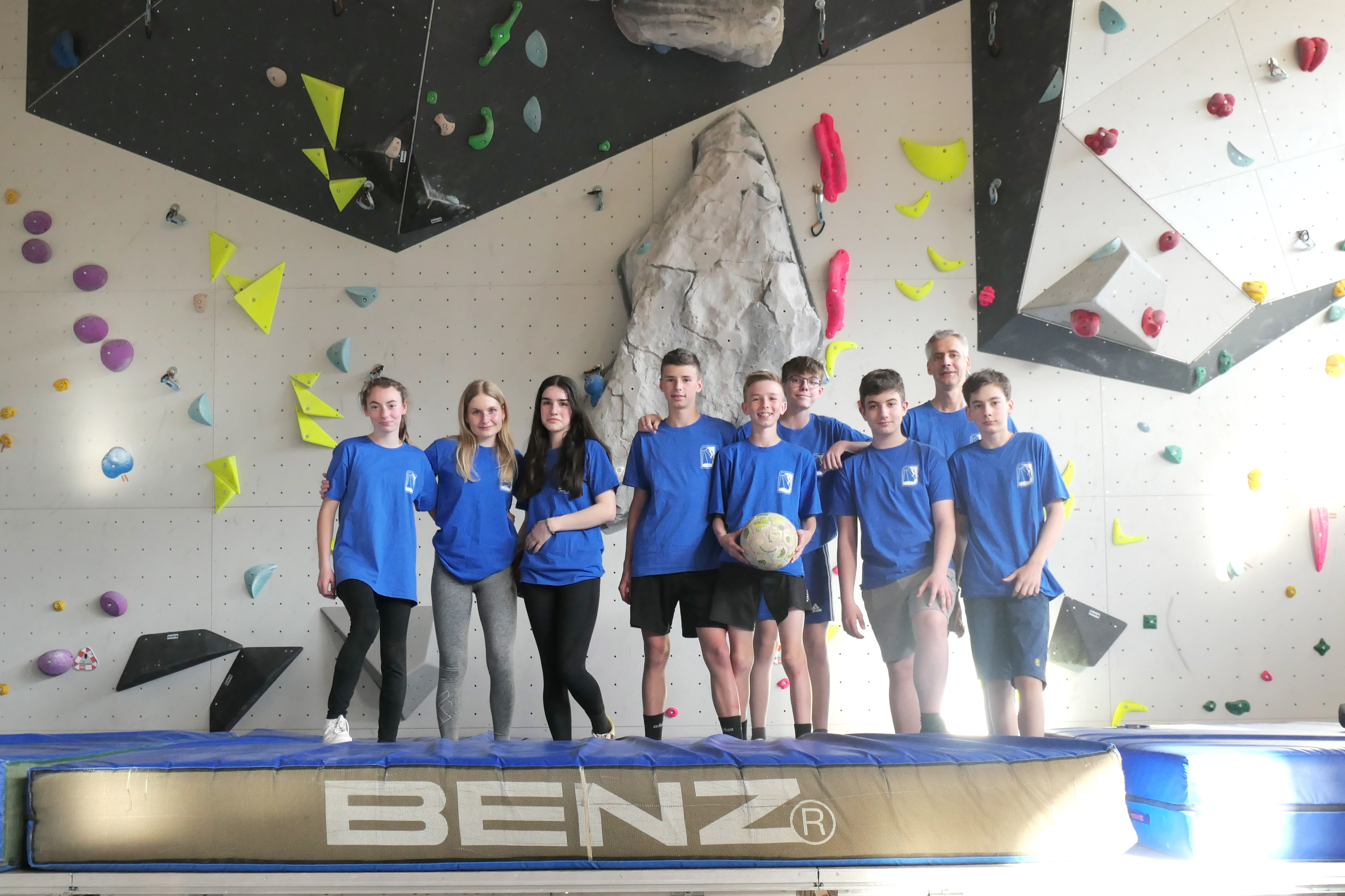 Kletterer erfolgreich beim Boulder-Cup der Internate
