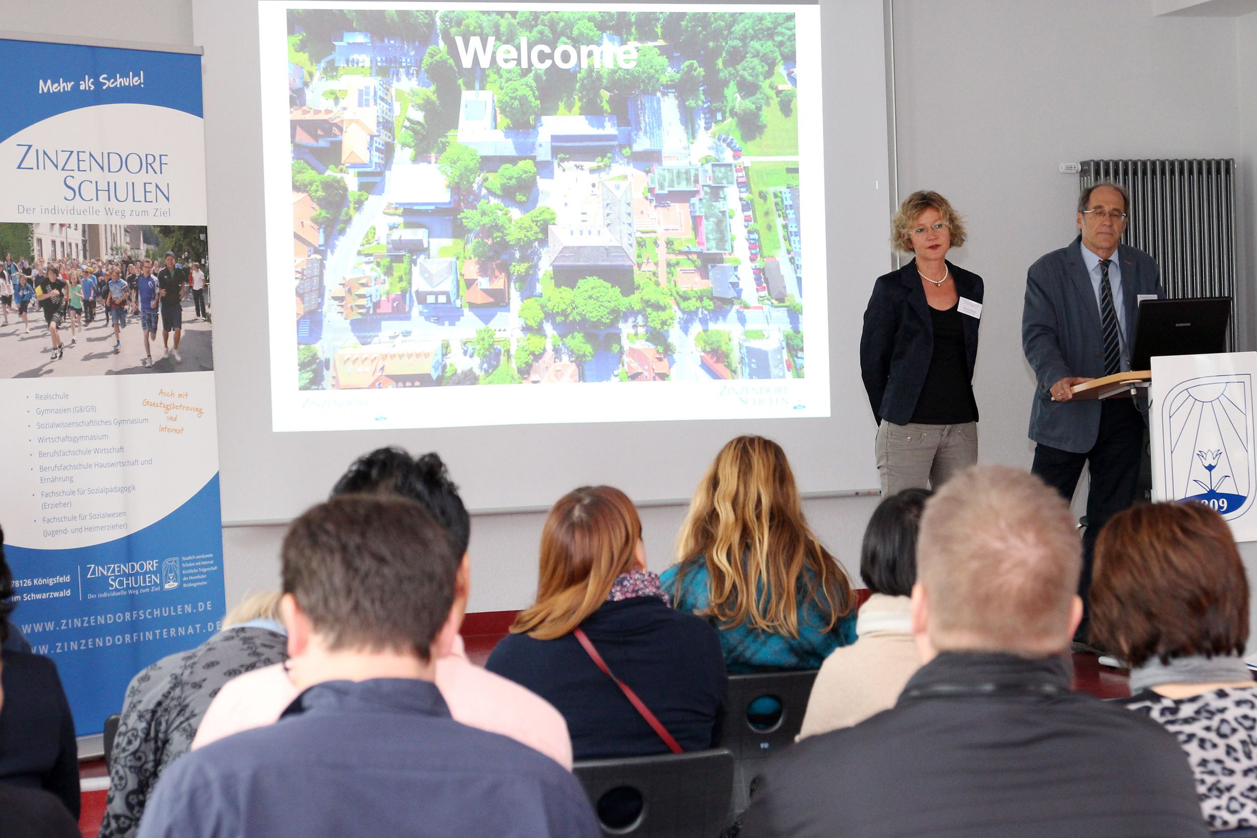 Besuch aus aller Welt an den Zinzendorfschulen