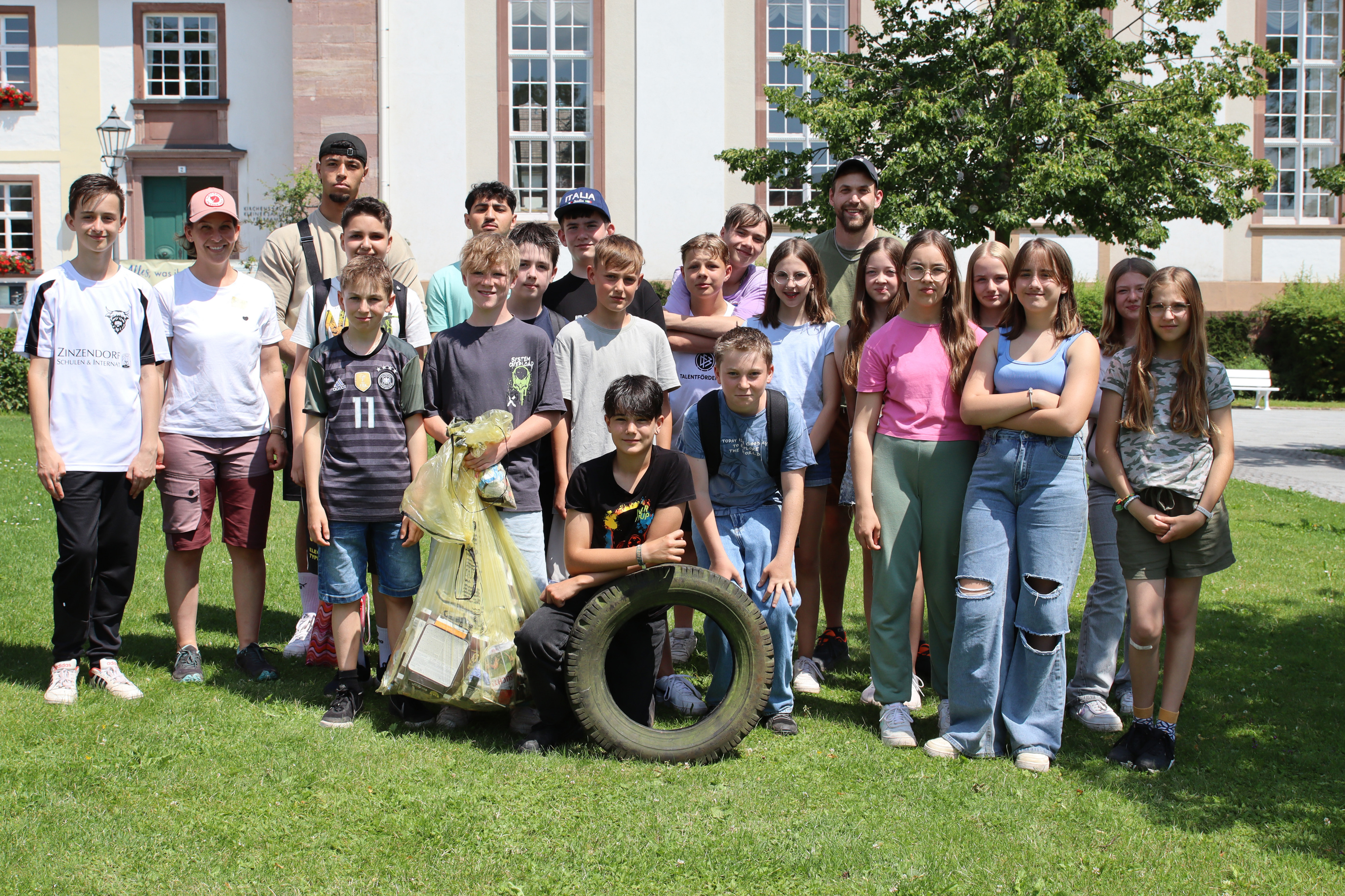 jahresbericht_zinzendorfschulen_2024_01.jpg