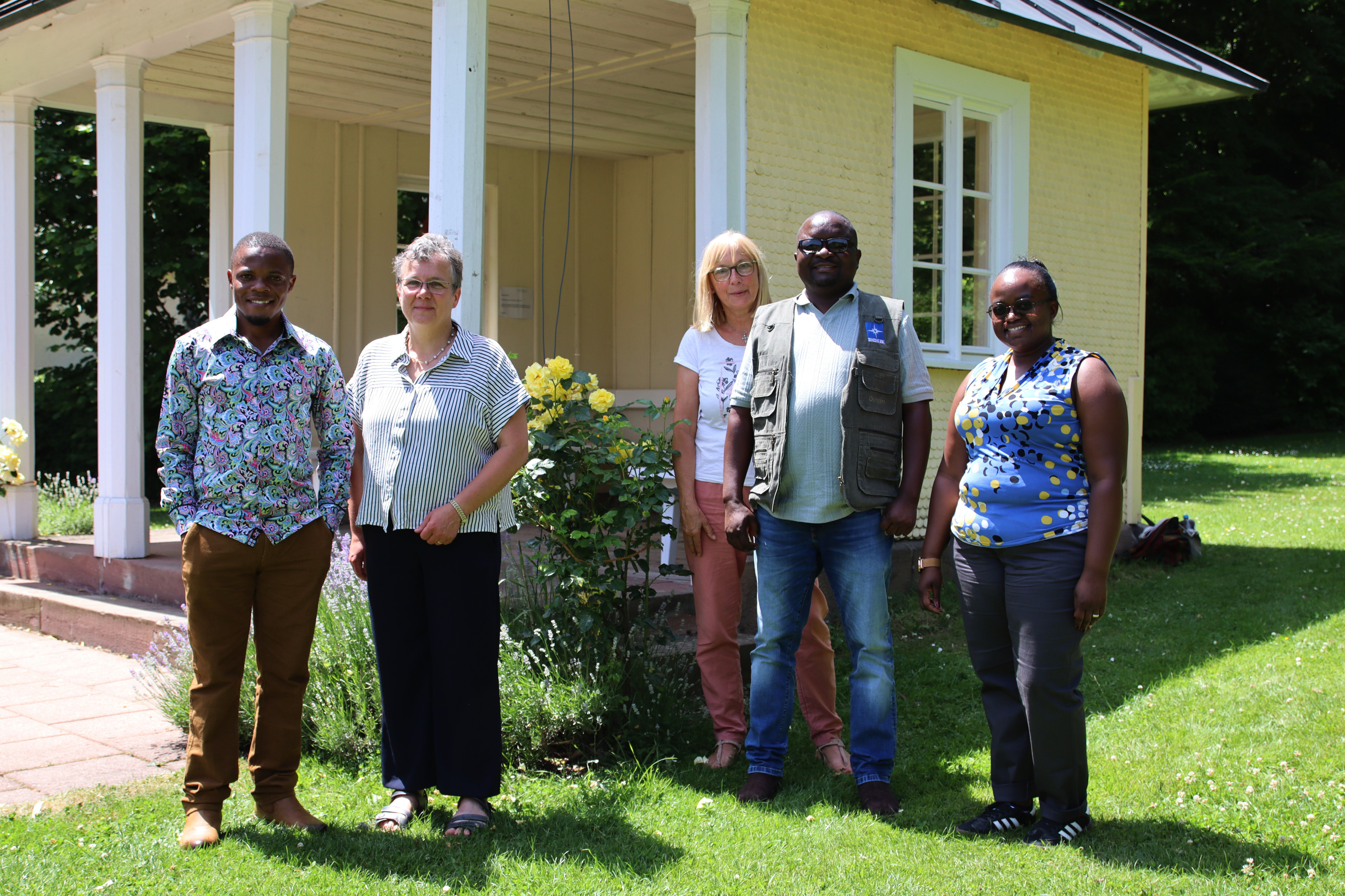 Internationale Bildungsnetzwerke: Besuch aus Sansibar und Malawi an den Zinzendorfschulen