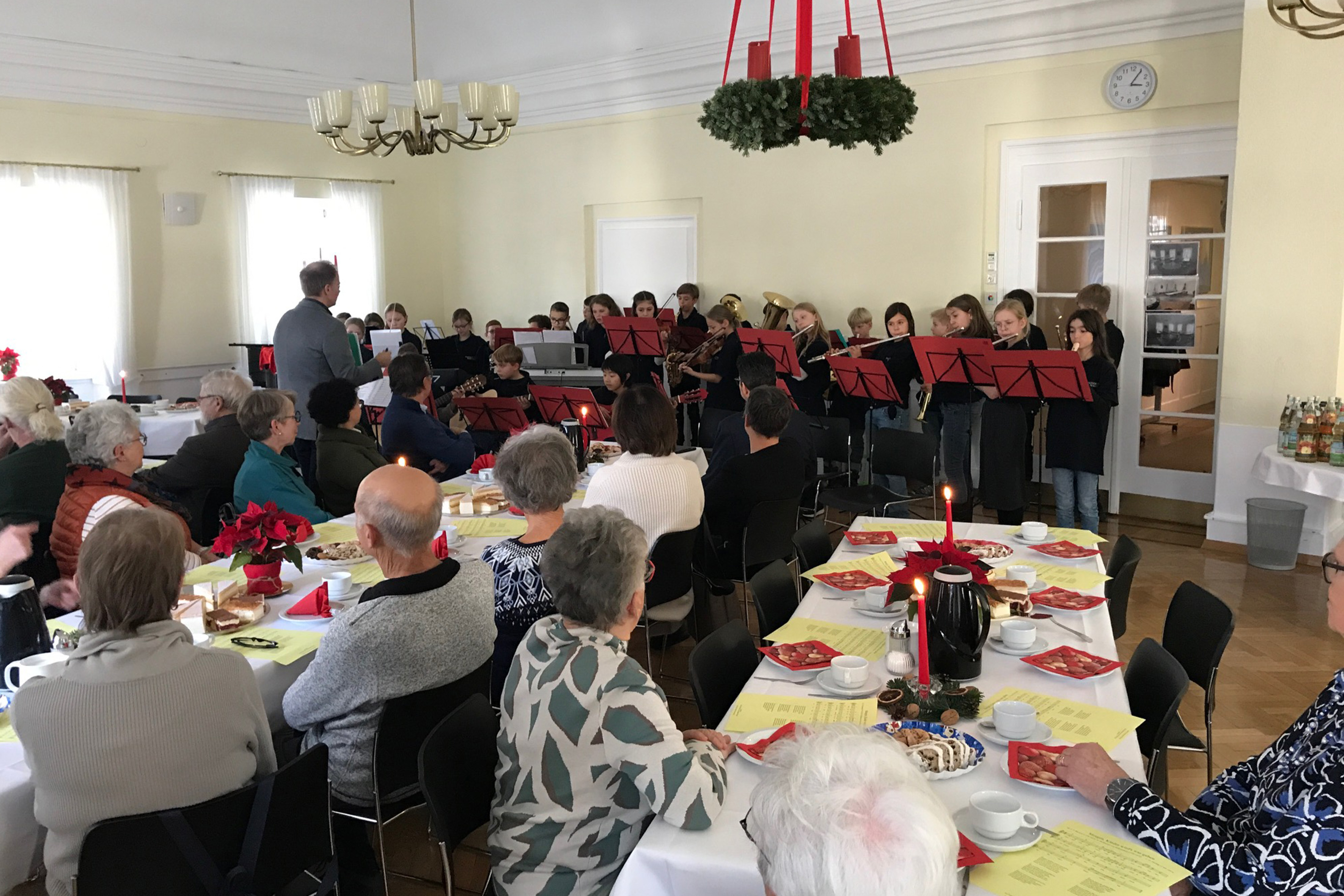 Seniorenweihnachtsfeier mit Unterstufenorchestern